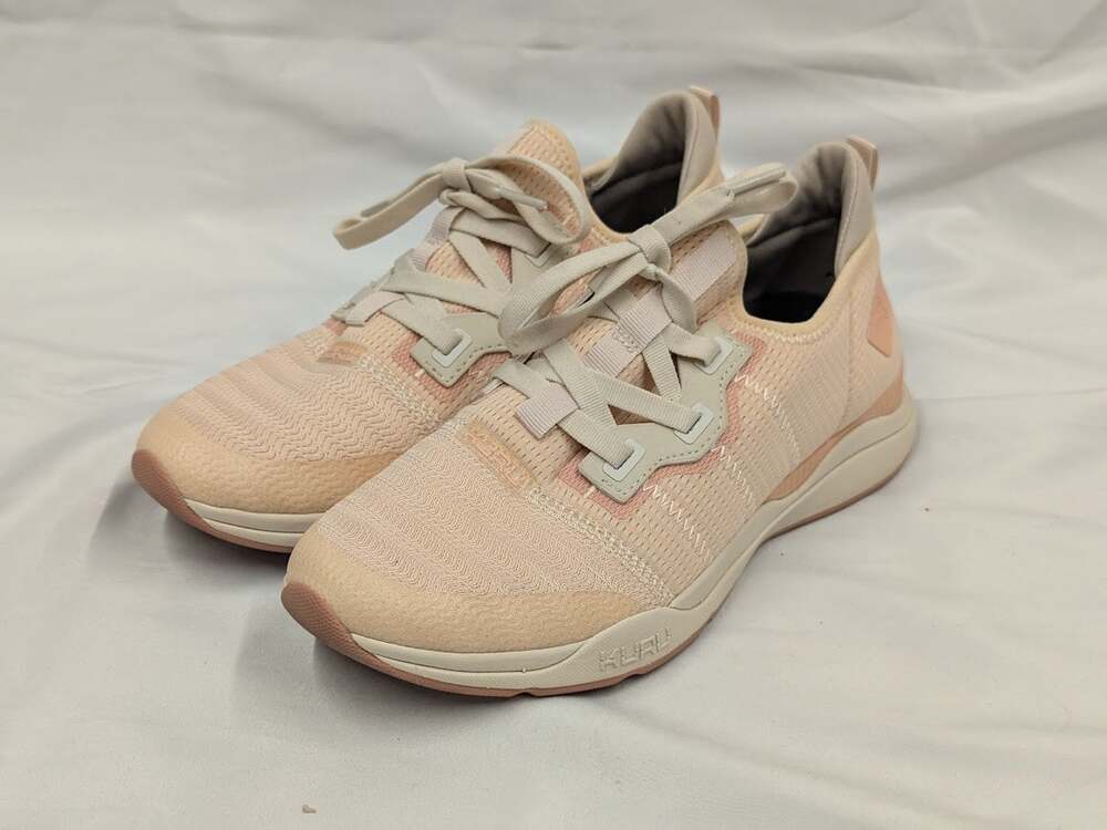 KURU Stride Move W 9 Medium Sneakers in Peach and Cream